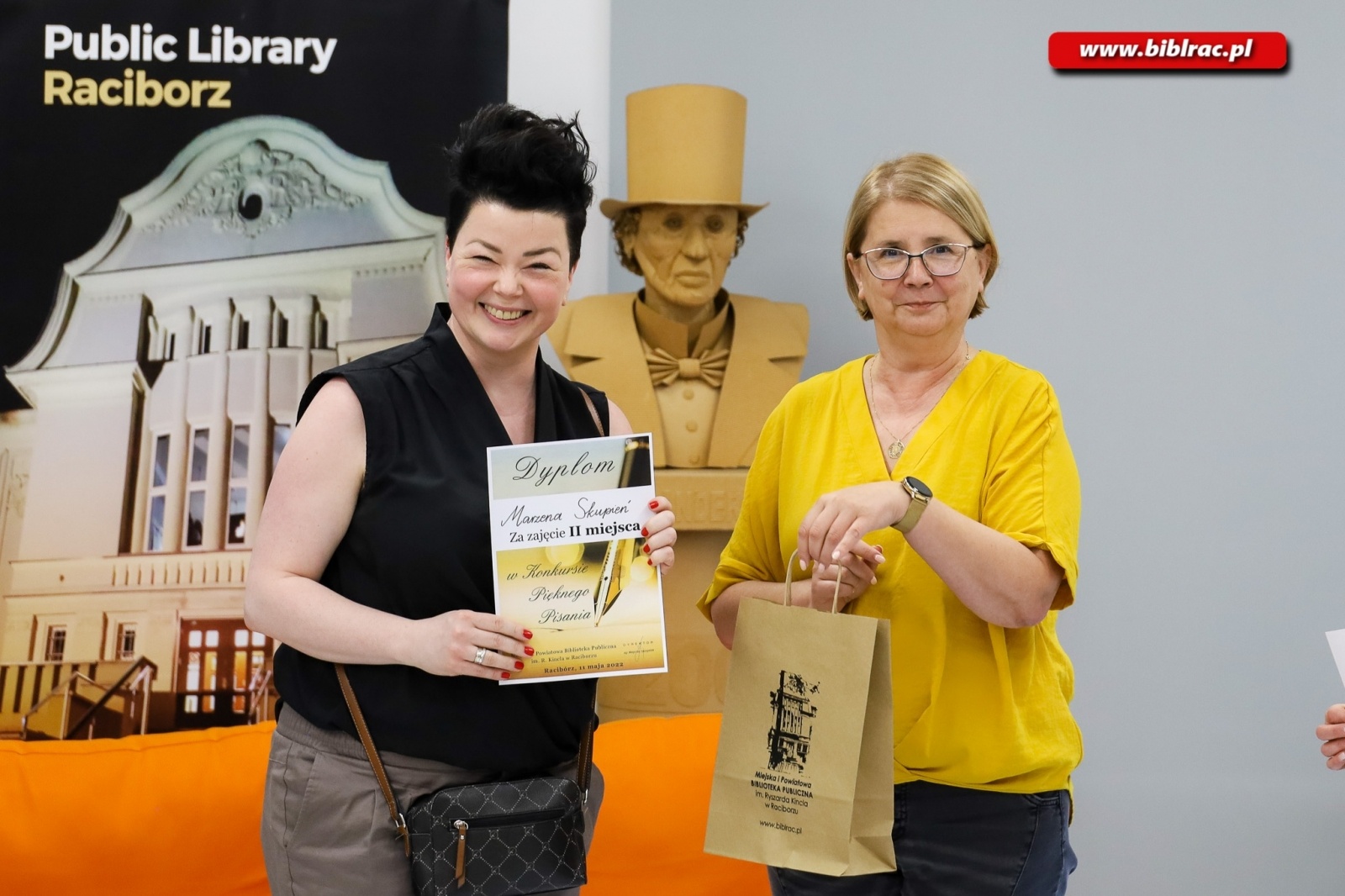 Zdjęcie w galerii na portalu naszraciborz.pl: Dorośli sprawdzili się w konkursie pięknego pisania wiadomości z regionu