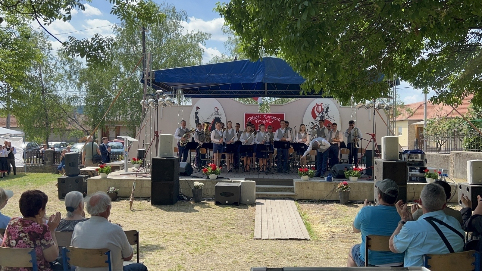 Zdjęcie w galerii na portalu naszraciborz.pl: Delegacja z Krzyżanowic na Festiwalu Mniejszości Narodowych i Święcie Kapusty w Ratce [FOTO] wiadomości z regionu