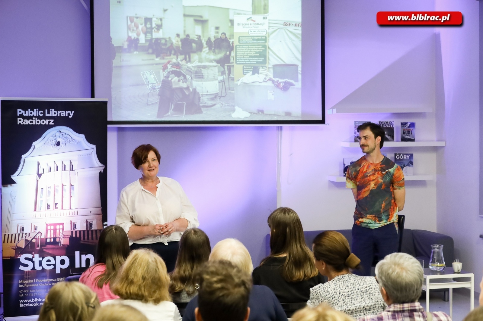 Zdjęcie w galerii na portalu naszraciborz.pl: Poza horyzonty z Jankiem Melą. Spotkanie w raciborskiej bibliotece wiadomości z regionu