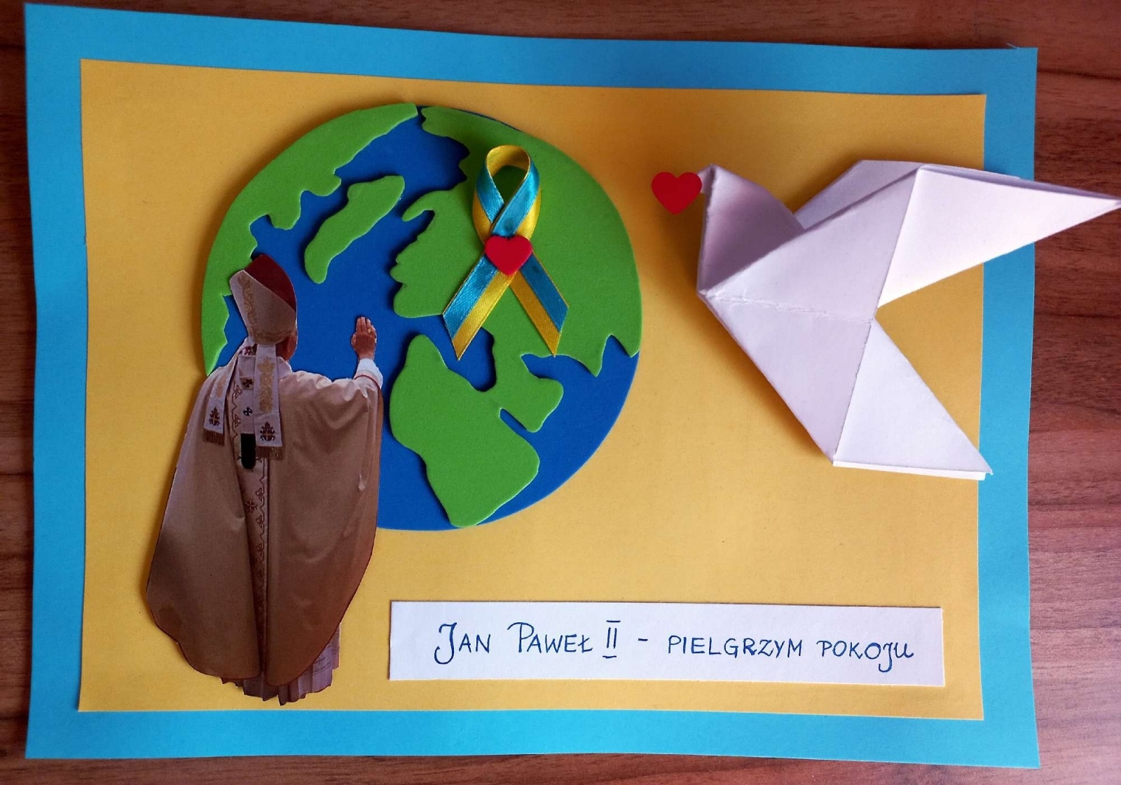 Zdjęcie w galerii na portalu naszraciborz.pl: Jan Paweł II - pielgrzym pokoju. Konkurs w SP 15 wiadomości z regionu