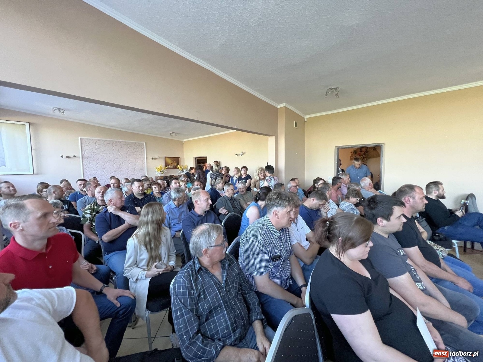 Zdjęcie w galerii na portalu naszraciborz.pl: Gmina Pietrowice Wielkie nie chce smrodu i raka. Prezydent Polowy usłyszał wiele gorzkich słów wiadomości z regionu