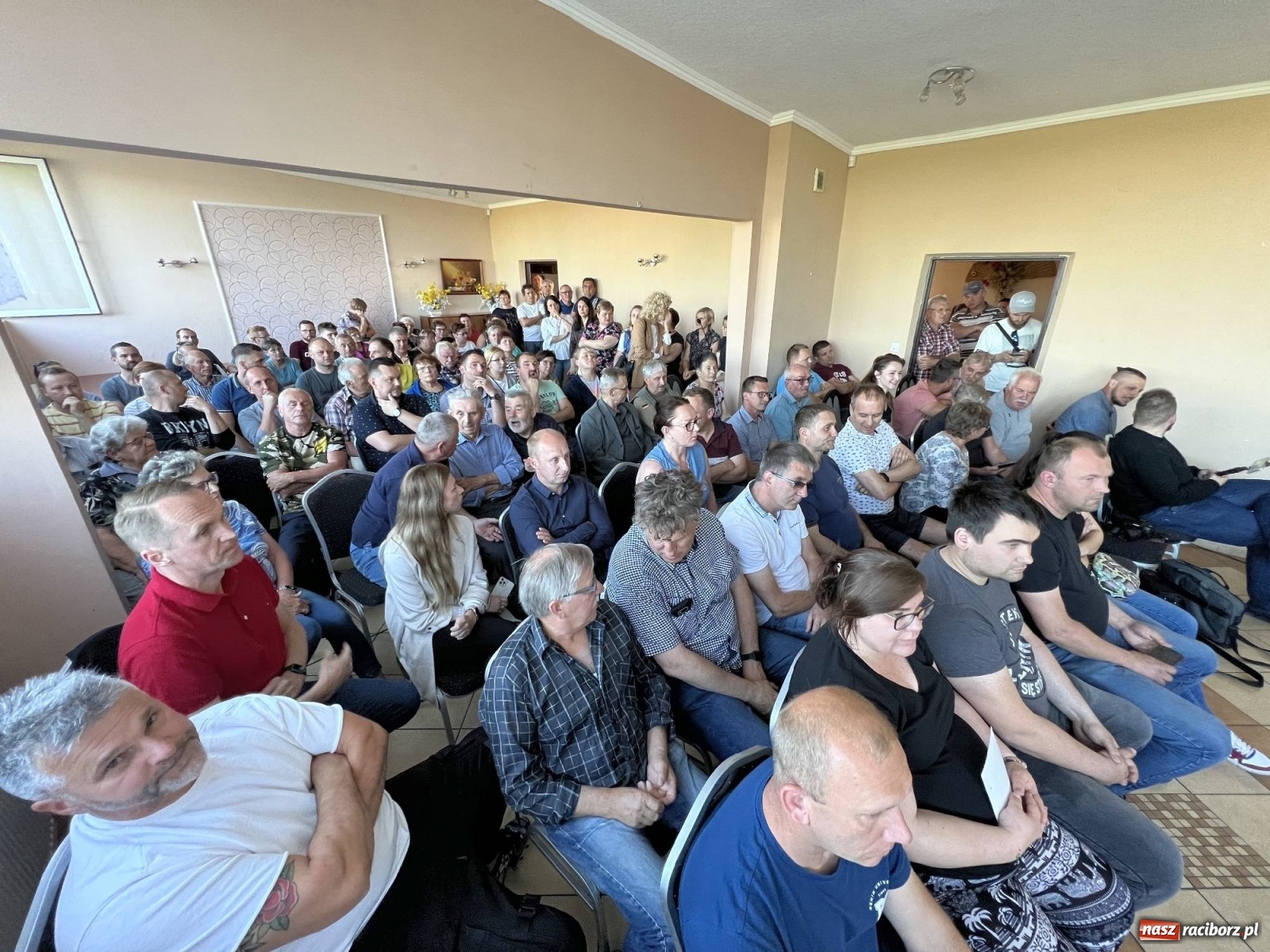 Zdjęcie w galerii na portalu naszraciborz.pl: Gmina Pietrowice Wielkie nie chce smrodu i raka. Prezydent Polowy usłyszał wiele gorzkich słów wiadomości z regionu