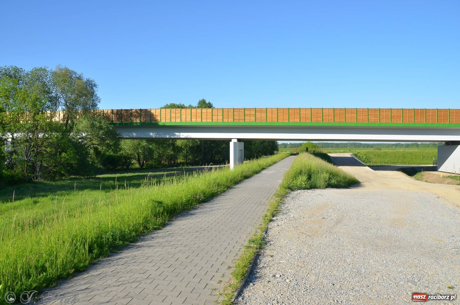 Zdjęcie w galerii na portalu naszraciborz.pl: Obwodnica i okolice. Tak zagospodarowano teren wokół nowej drogi wiadomości z regionu