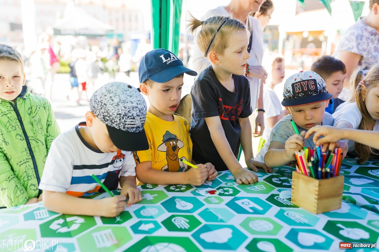 Zdjęcie w galerii na portalu naszraciborz.pl: Festyn ekologiczny na raciborskim Rynku [FOTO i WIDEO] wiadomości z regionu