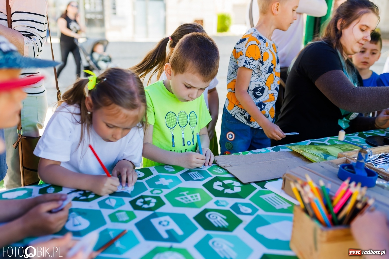 Zdjęcie w galerii na portalu naszraciborz.pl: Festyn ekologiczny na raciborskim Rynku [FOTO i WIDEO] wiadomości z regionu