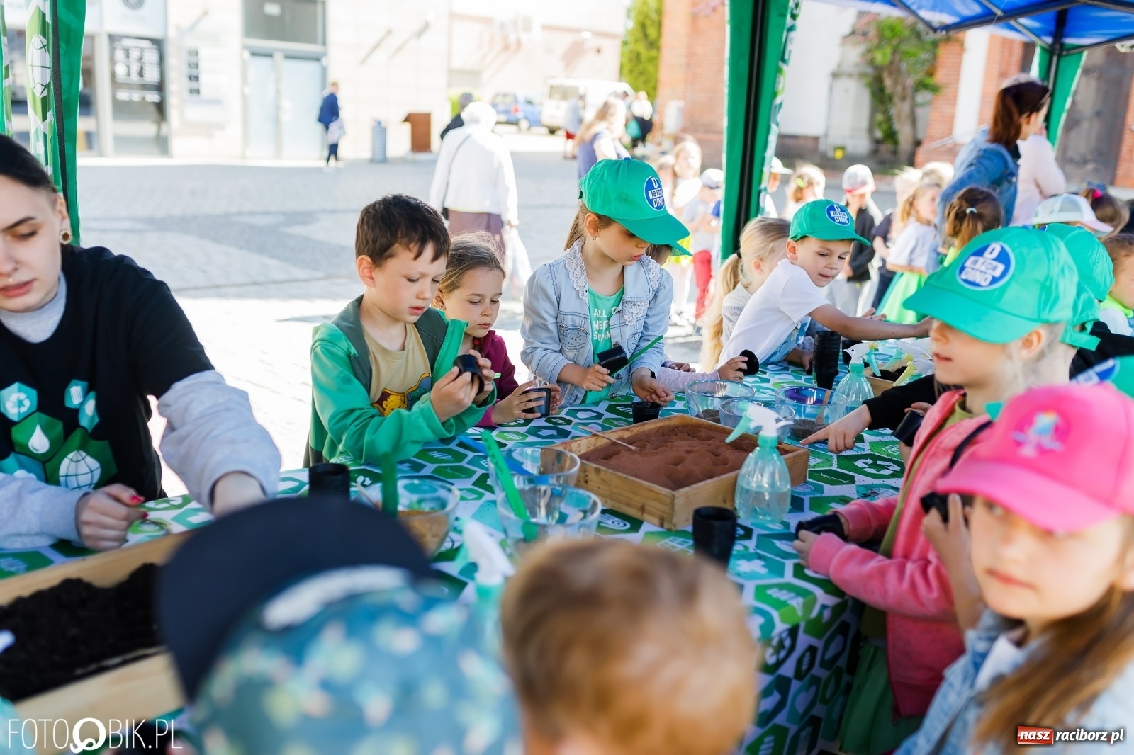 Zdjęcie w galerii na portalu naszraciborz.pl: Festyn ekologiczny na raciborskim Rynku [FOTO i WIDEO] wiadomości z regionu