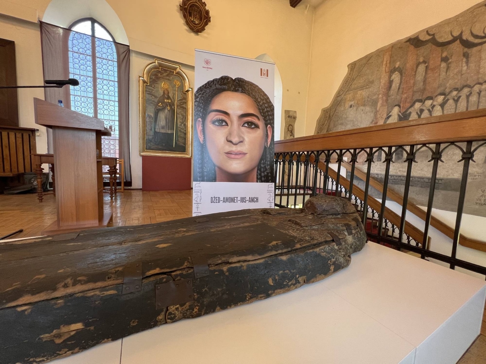 Zdjęcie w galerii na portalu naszraciborz.pl: Pokazano jak wyglądała Egipcjanka z raciborskiego Muzeum. Była piękna jak Nefretete wiadomości z regionu