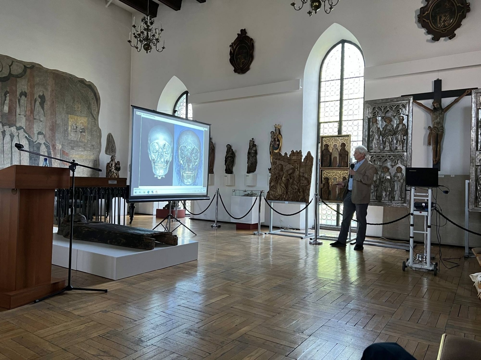 Zdjęcie w galerii na portalu naszraciborz.pl: Pokazano jak wyglądała Egipcjanka z raciborskiego Muzeum. Była piękna jak Nefretete wiadomości z regionu