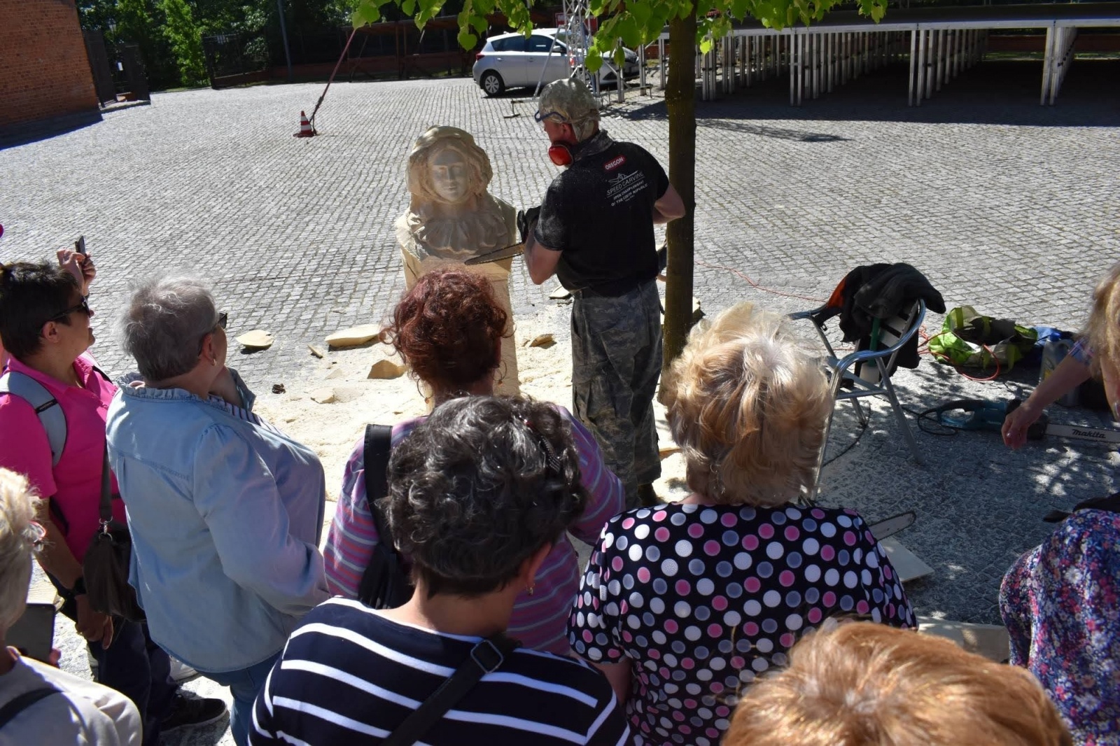 Zdjęcie w galerii na portalu naszraciborz.pl: Wióry lecą, turyści wniebowzięci wiadomości z regionu