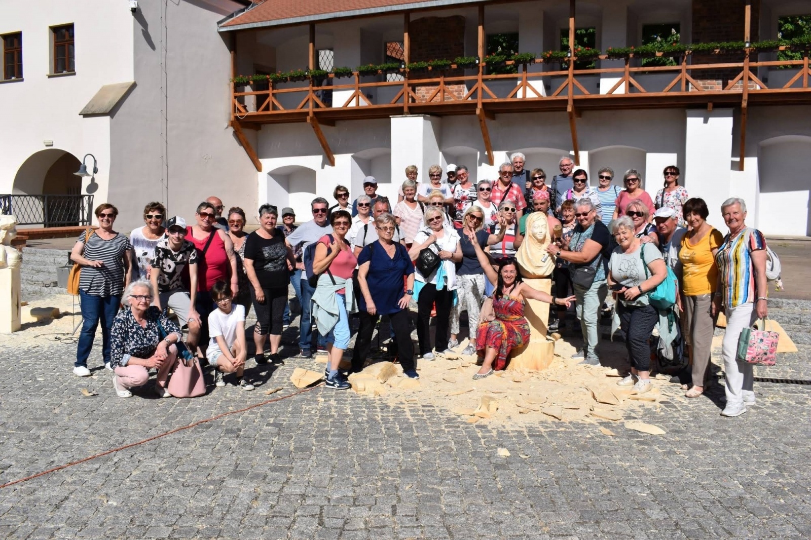 Zdjęcie w galerii na portalu naszraciborz.pl: Wióry lecą, turyści wniebowzięci wiadomości z regionu