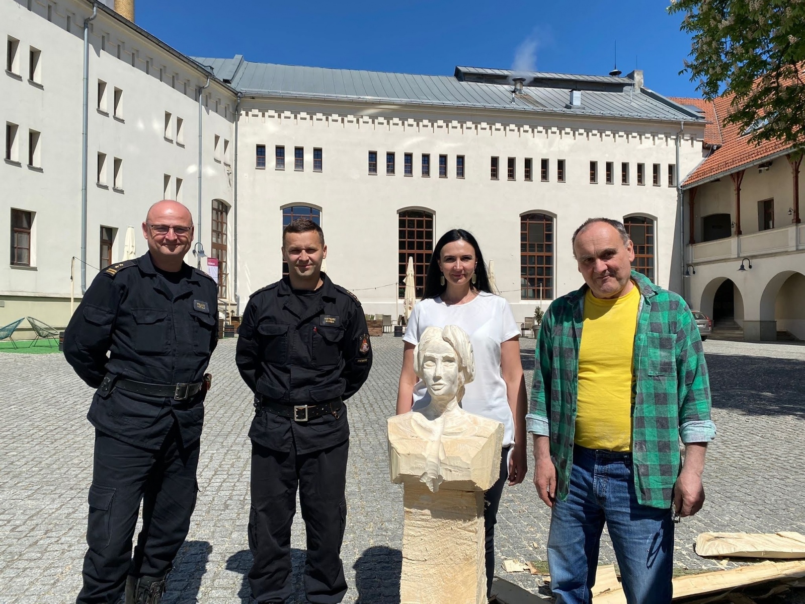 Zdjęcie w galerii na portalu naszraciborz.pl: Wióry lecą, turyści wniebowzięci wiadomości z regionu