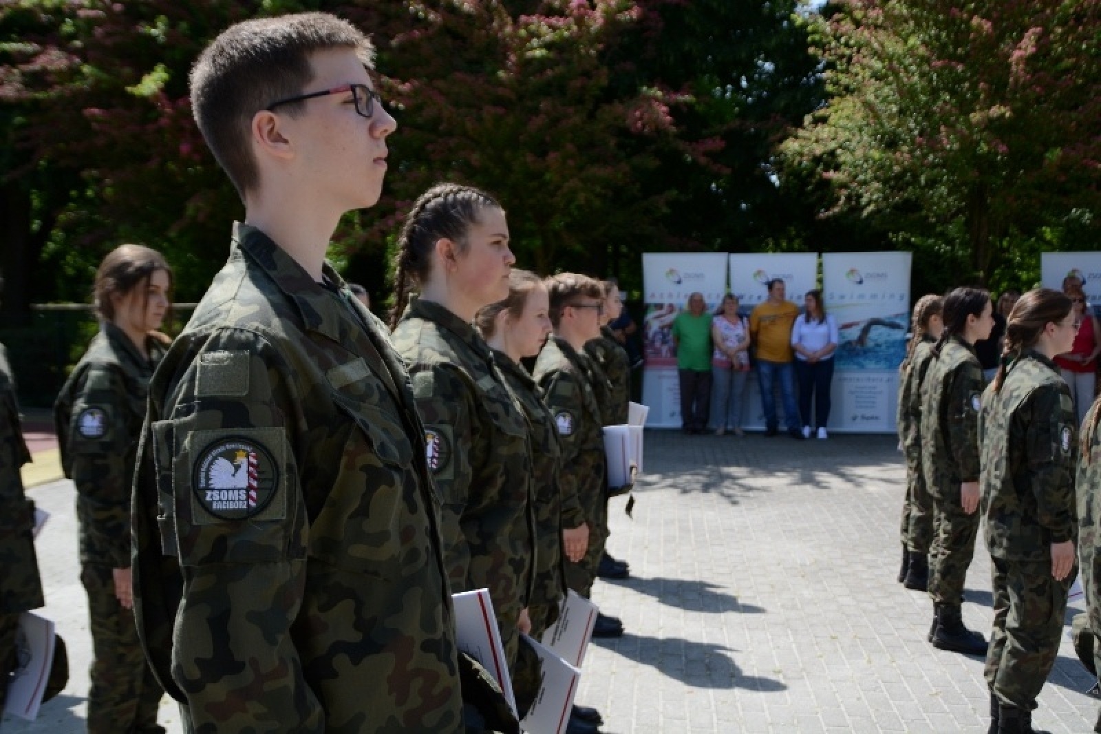Zdjęcie w galerii na portalu naszraciborz.pl: Uroczyste ślubowanie patronackich klas Straży Granicznej w Raciborzu [FOTO i WIDEO] wiadomości z regionu