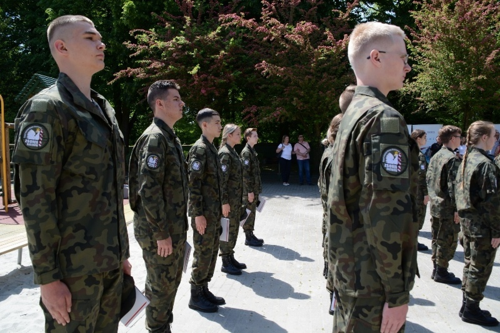 Zdjęcie w galerii na portalu naszraciborz.pl: Uroczyste ślubowanie patronackich klas Straży Granicznej w Raciborzu [FOTO i WIDEO] wiadomości z regionu