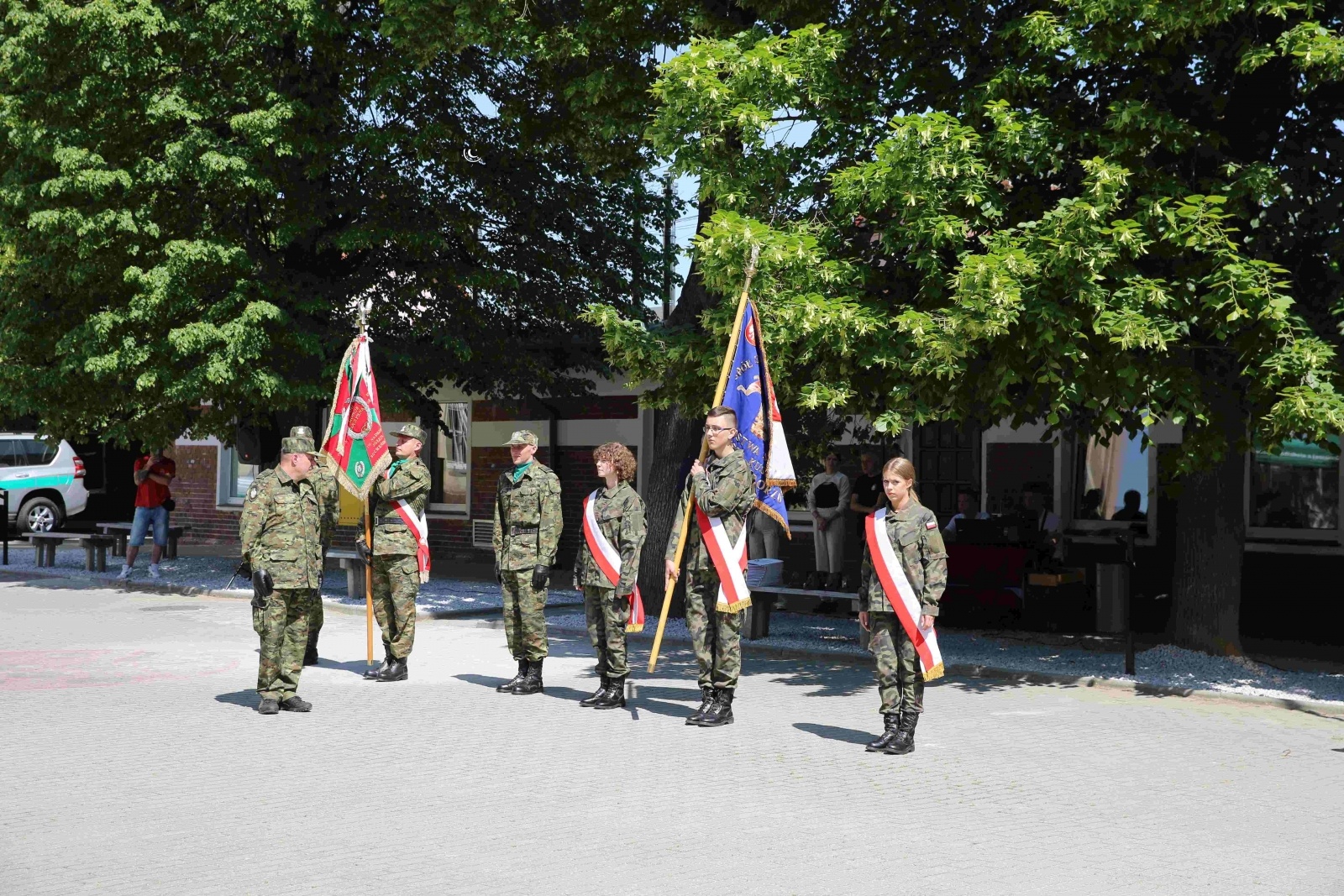 Zdjęcie w galerii na portalu naszraciborz.pl: Uroczyste ślubowanie patronackich klas Straży Granicznej w Raciborzu [FOTO i WIDEO] wiadomości z regionu