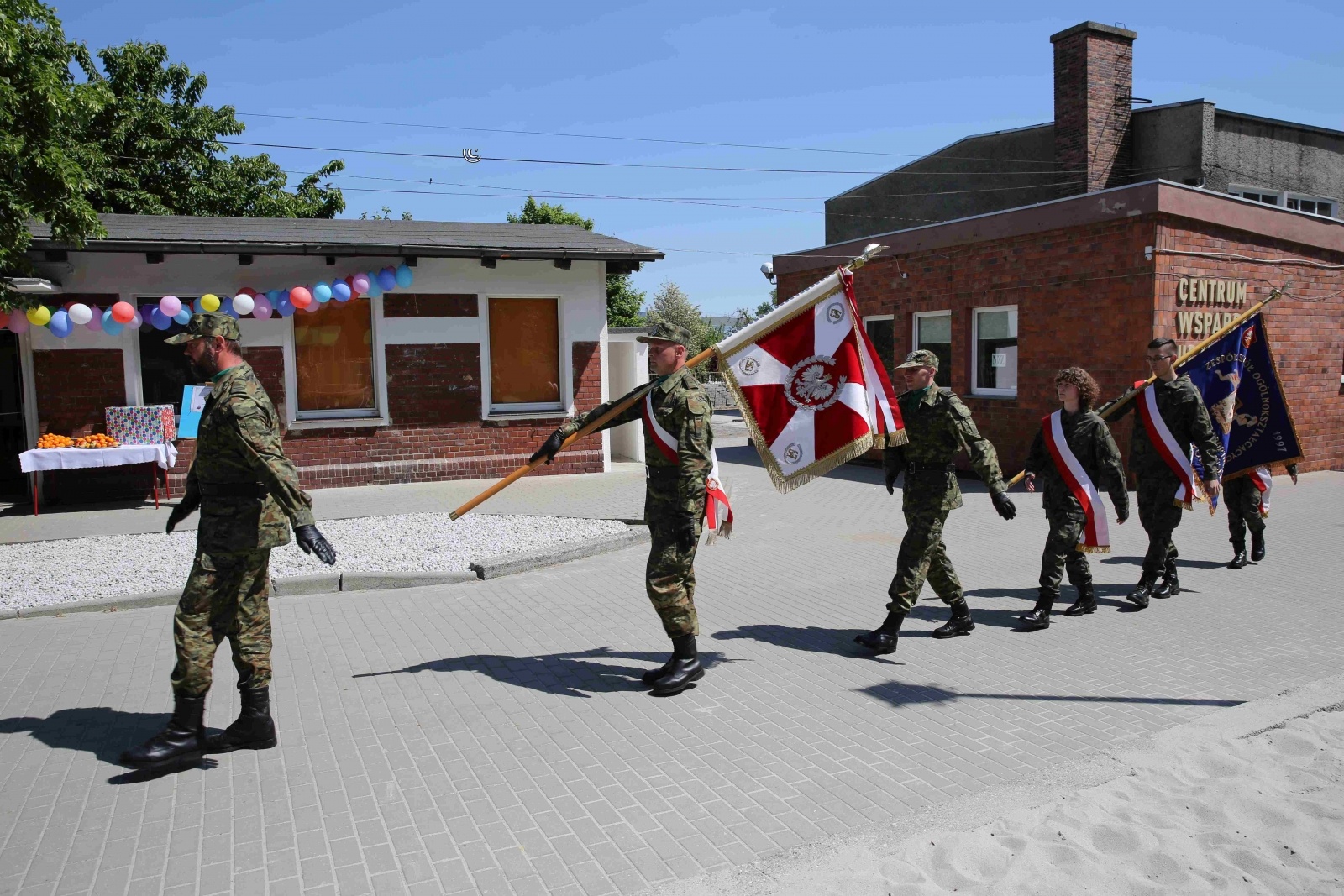 Zdjęcie w galerii na portalu naszraciborz.pl: Uroczyste ślubowanie patronackich klas Straży Granicznej w Raciborzu [FOTO i WIDEO] wiadomości z regionu