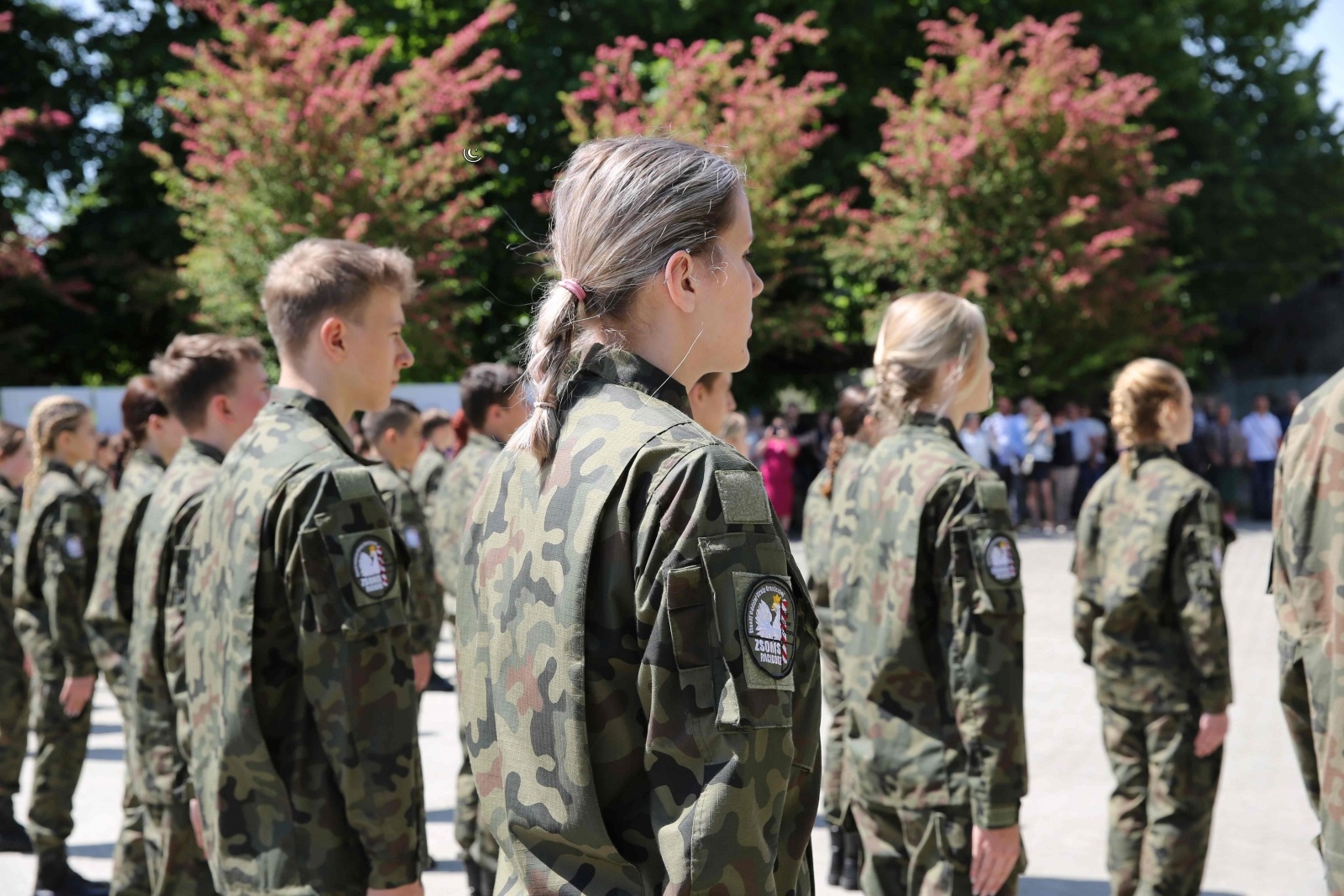 Zdjęcie w galerii na portalu naszraciborz.pl: Uroczyste ślubowanie patronackich klas Straży Granicznej w Raciborzu [FOTO i WIDEO] wiadomości z regionu