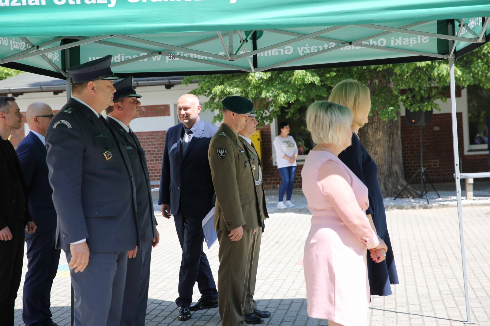 Zdjęcie w galerii na portalu naszraciborz.pl: Uroczyste ślubowanie patronackich klas Straży Granicznej w Raciborzu [FOTO i WIDEO] wiadomości z regionu