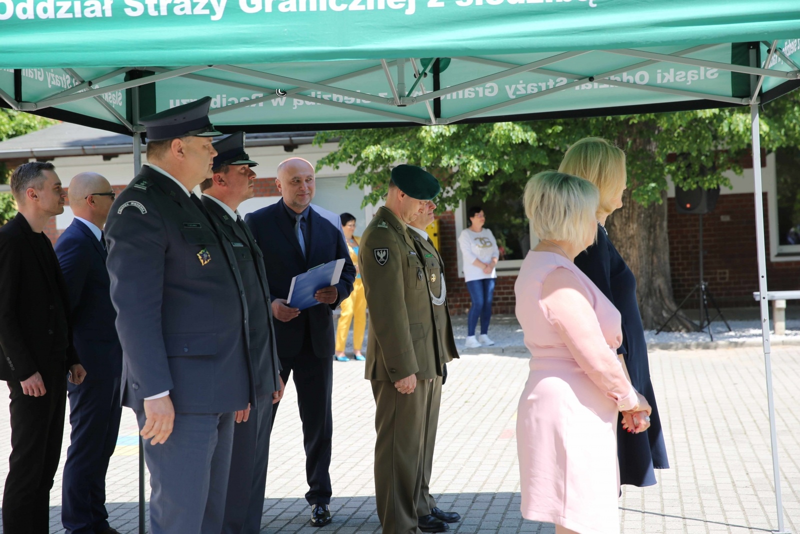 Zdjęcie w galerii na portalu naszraciborz.pl: Uroczyste ślubowanie patronackich klas Straży Granicznej w Raciborzu [FOTO i WIDEO] wiadomości z regionu