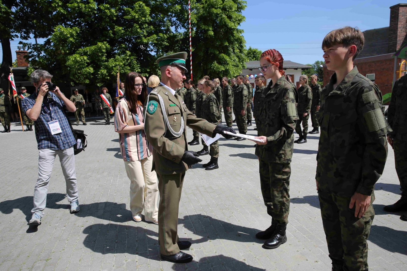 Zdjęcie w galerii na portalu naszraciborz.pl: Uroczyste ślubowanie patronackich klas Straży Granicznej w Raciborzu [FOTO i WIDEO] wiadomości z regionu