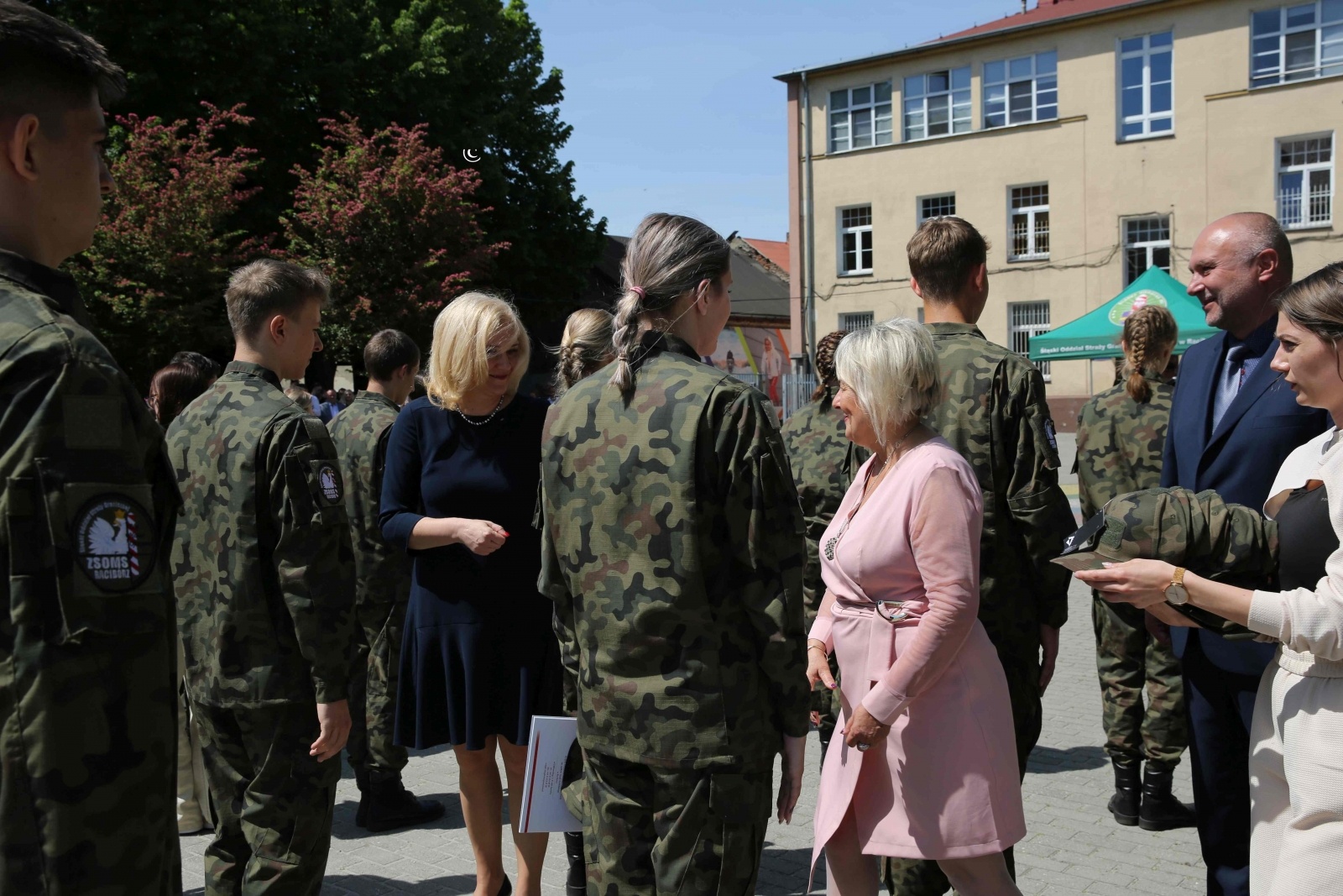 Zdjęcie w galerii na portalu naszraciborz.pl: Uroczyste ślubowanie patronackich klas Straży Granicznej w Raciborzu [FOTO i WIDEO] wiadomości z regionu