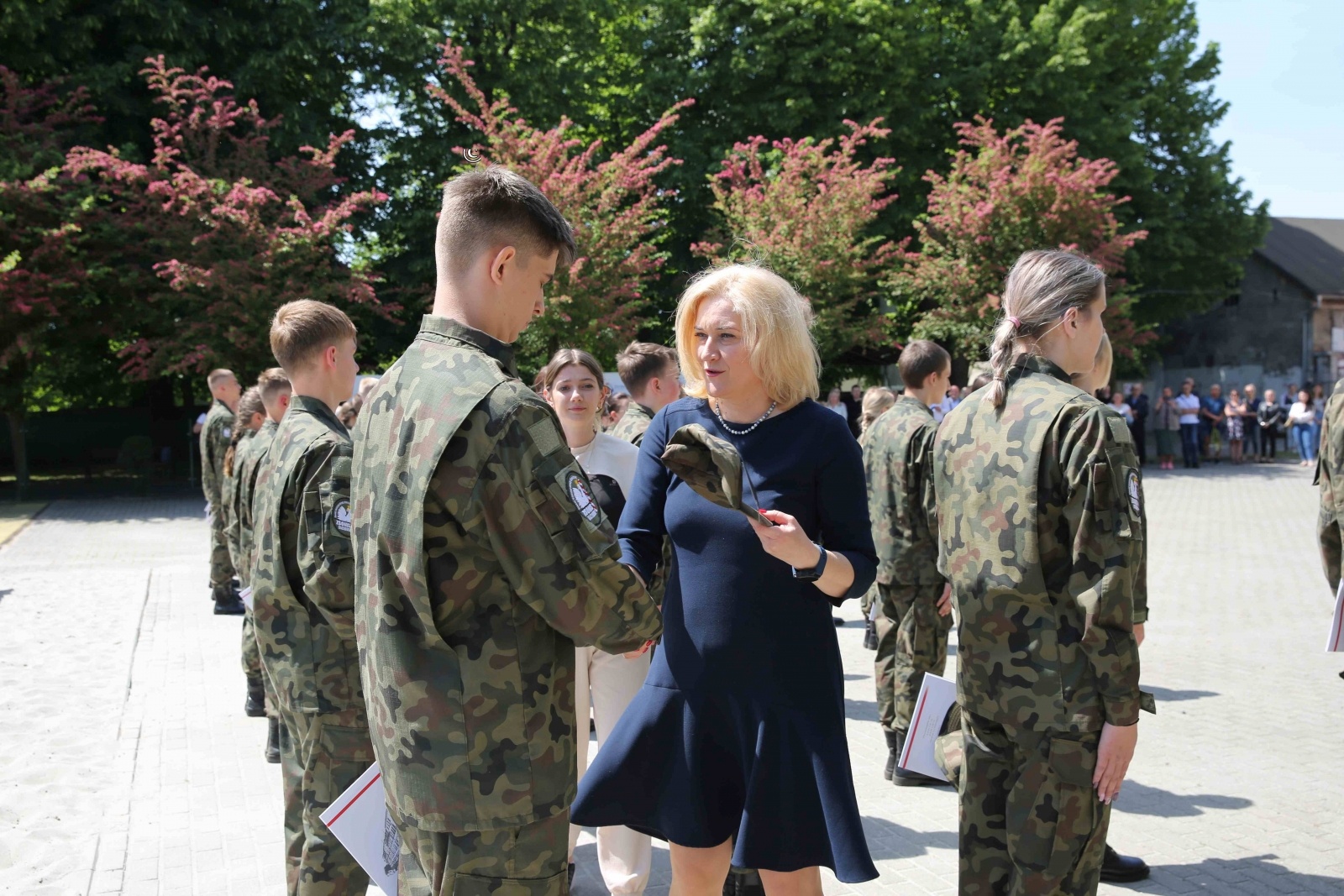 Zdjęcie w galerii na portalu naszraciborz.pl: Uroczyste ślubowanie patronackich klas Straży Granicznej w Raciborzu [FOTO i WIDEO] wiadomości z regionu