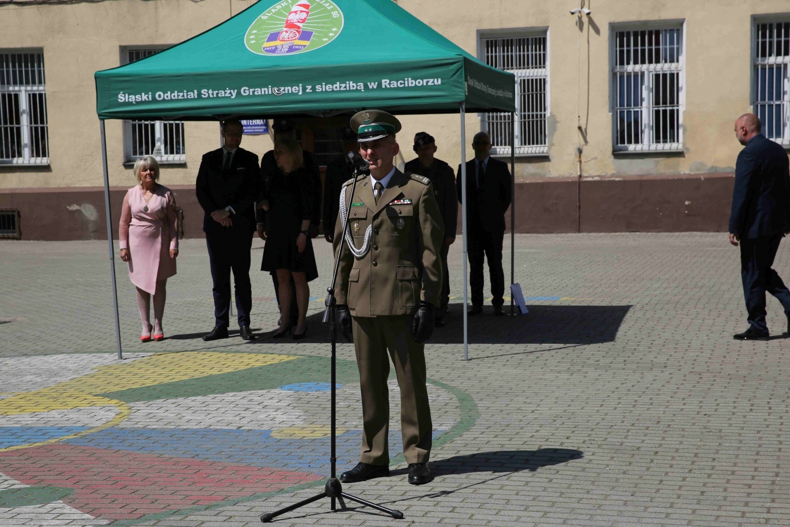 Zdjęcie w galerii na portalu naszraciborz.pl: Uroczyste ślubowanie patronackich klas Straży Granicznej w Raciborzu [FOTO i WIDEO] wiadomości z regionu