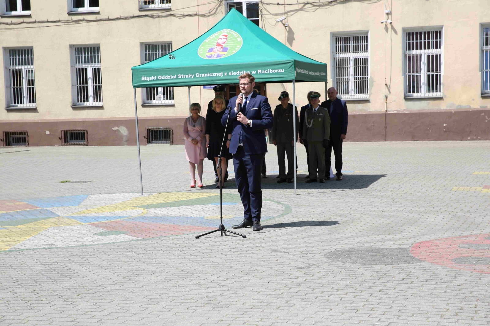 Zdjęcie w galerii na portalu naszraciborz.pl: Uroczyste ślubowanie patronackich klas Straży Granicznej w Raciborzu [FOTO i WIDEO] wiadomości z regionu