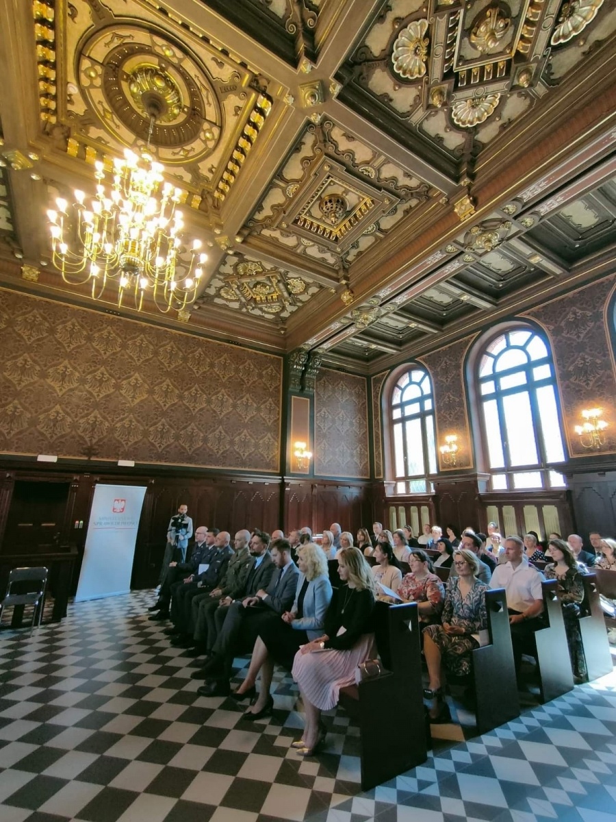 Zdjęcie w galerii na portalu naszraciborz.pl: Uroczyste ślubowanie patronackich klas Straży Granicznej w Raciborzu [FOTO i WIDEO] wiadomości z regionu