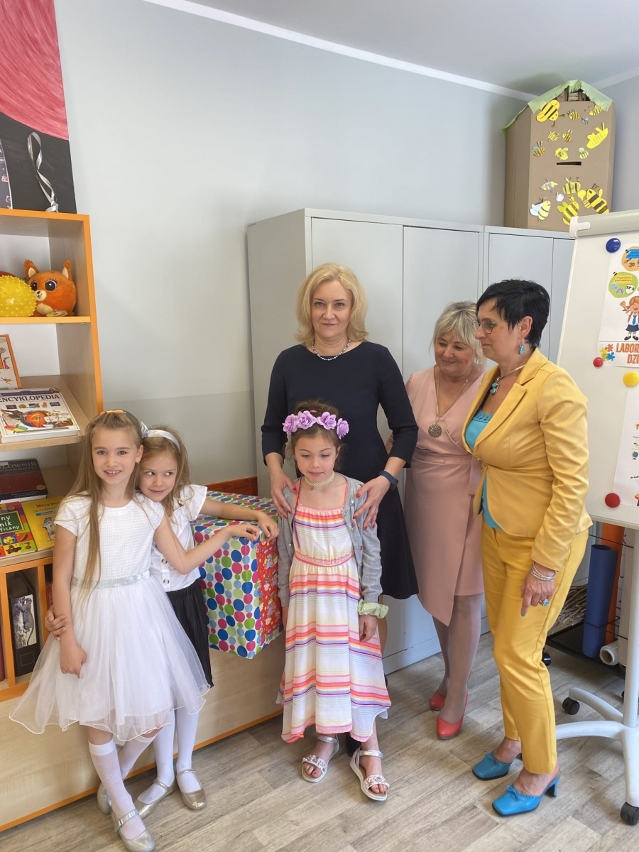 Zdjęcie w galerii na portalu naszraciborz.pl: Uroczyste ślubowanie patronackich klas Straży Granicznej w Raciborzu [FOTO i WIDEO] wiadomości z regionu