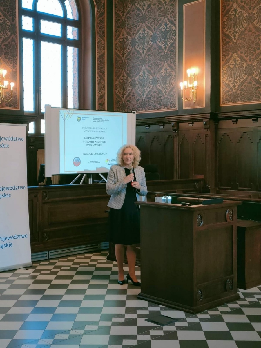 Zdjęcie w galerii na portalu naszraciborz.pl: Uroczyste ślubowanie patronackich klas Straży Granicznej w Raciborzu [FOTO i WIDEO] wiadomości z regionu