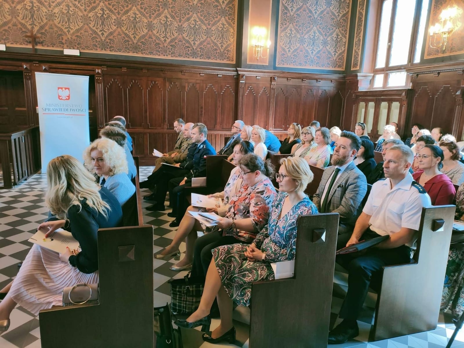 Zdjęcie w galerii na portalu naszraciborz.pl: Uroczyste ślubowanie patronackich klas Straży Granicznej w Raciborzu [FOTO i WIDEO] wiadomości z regionu