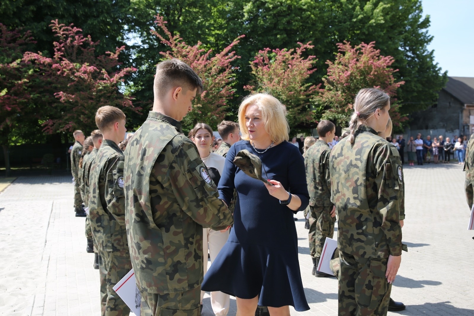 Zdjęcie w galerii na portalu naszraciborz.pl: Uroczyste ślubowanie patronackich klas Straży Granicznej w Raciborzu [FOTO i WIDEO] wiadomości z regionu