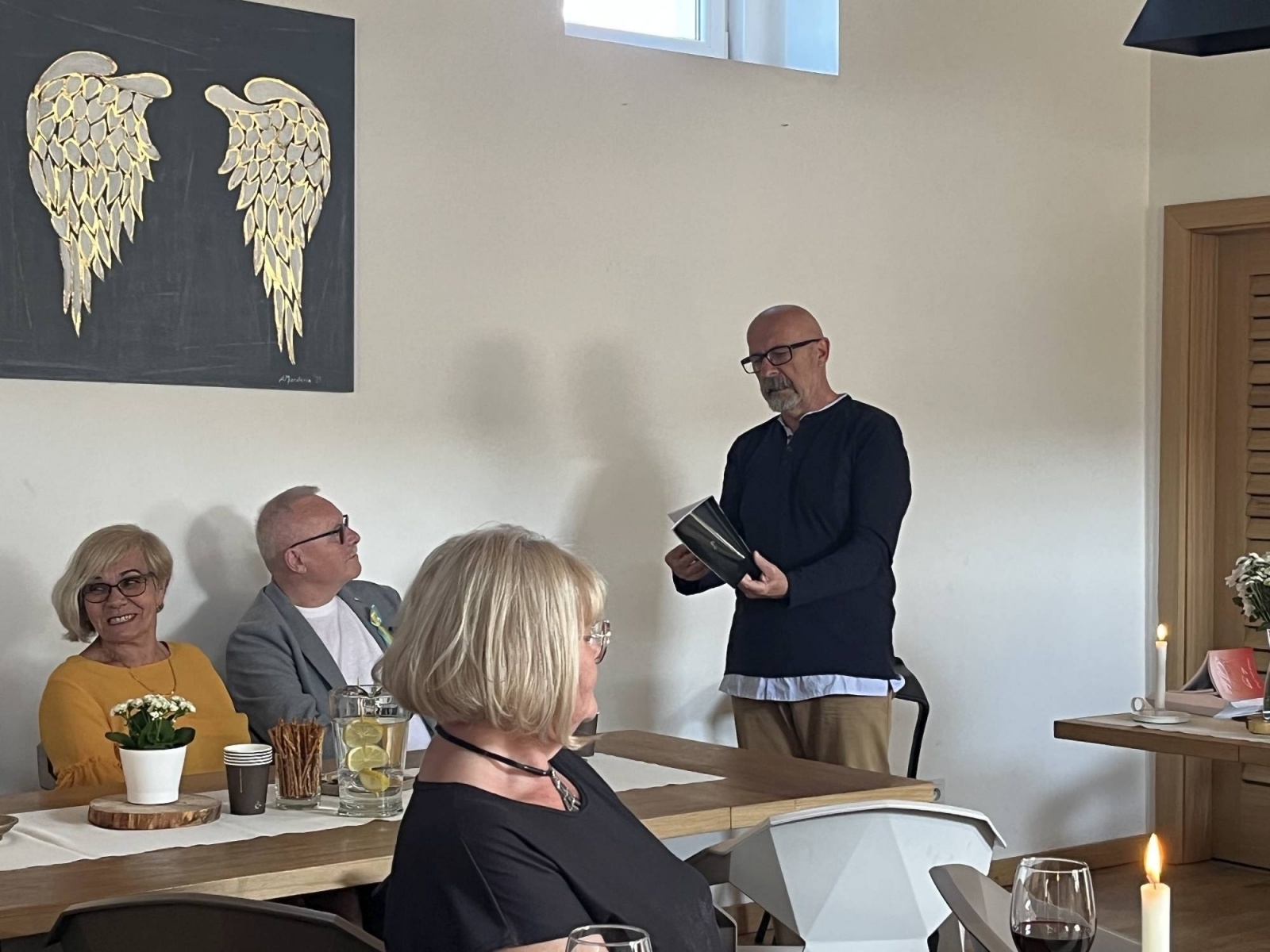 Zdjęcie w galerii na portalu naszraciborz.pl: W Epoce wybrzmiały nowe wiersze Aleksandra Pordzika wiadomości z regionu