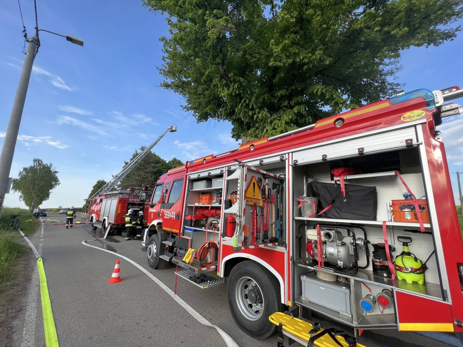 Zdjęcie w galerii na portalu naszraciborz.pl: Pożar kościoła w Pietraszynie. Cztery osoby ranne [FOTO i WIDEO z ĆWICZEŃ] wiadomości z regionu