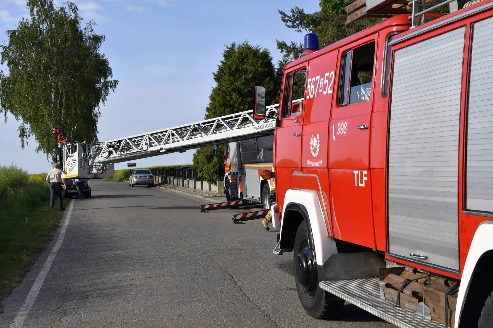 Zdjęcie w galerii na portalu naszraciborz.pl: Pożar kościoła w Pietraszynie. Cztery osoby ranne [FOTO i WIDEO z ĆWICZEŃ] wiadomości z regionu