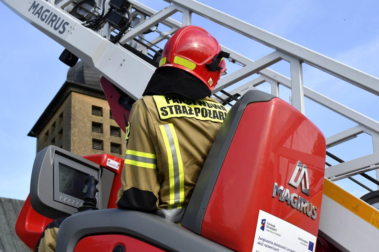 Zdjęcie w galerii na portalu naszraciborz.pl: Pożar kościoła w Pietraszynie. Cztery osoby ranne [FOTO i WIDEO z ĆWICZEŃ] wiadomości z regionu