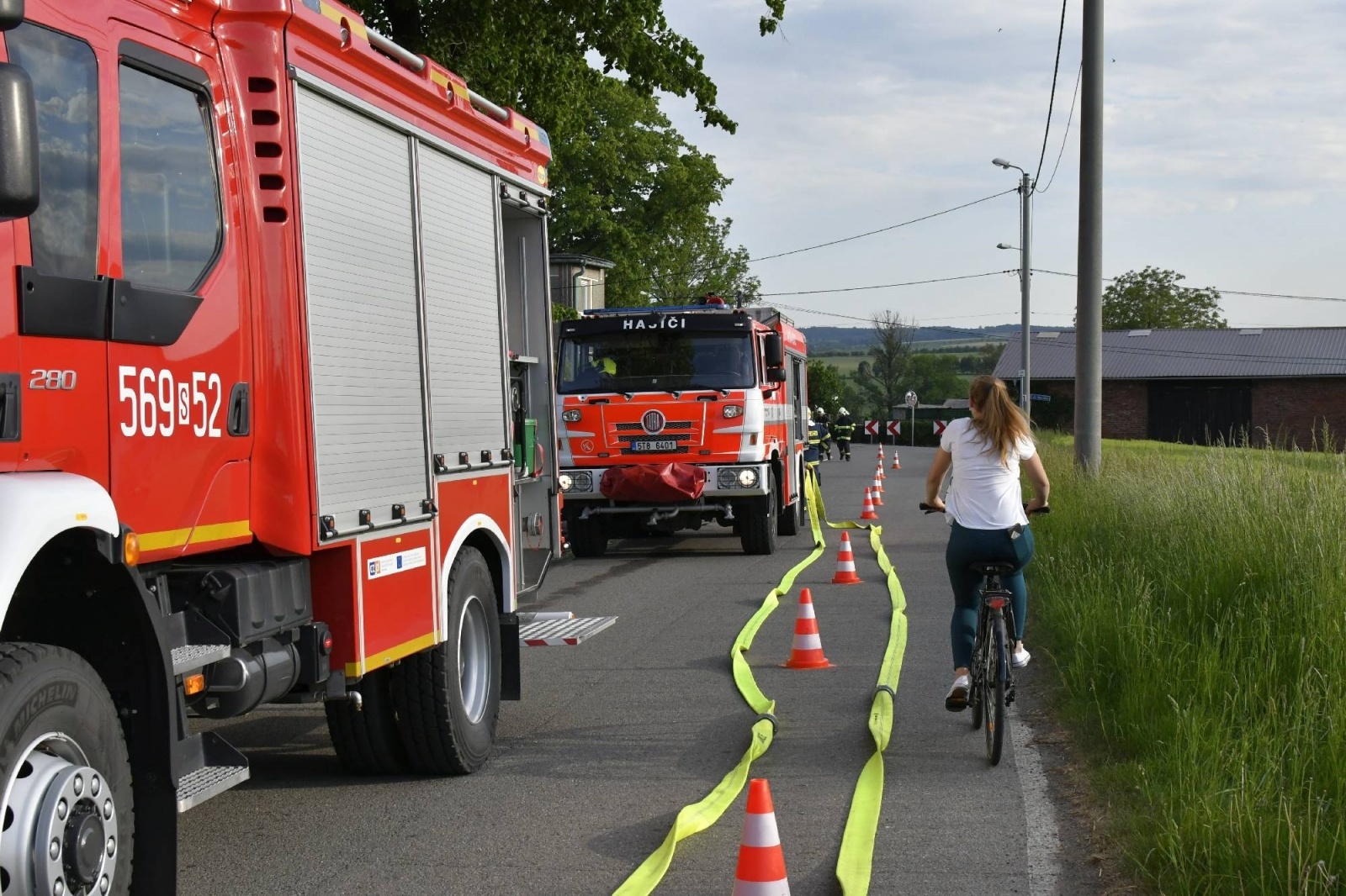 Zdjęcie w galerii na portalu naszraciborz.pl: Pożar kościoła w Pietraszynie. Cztery osoby ranne [FOTO i WIDEO z ĆWICZEŃ] wiadomości z regionu