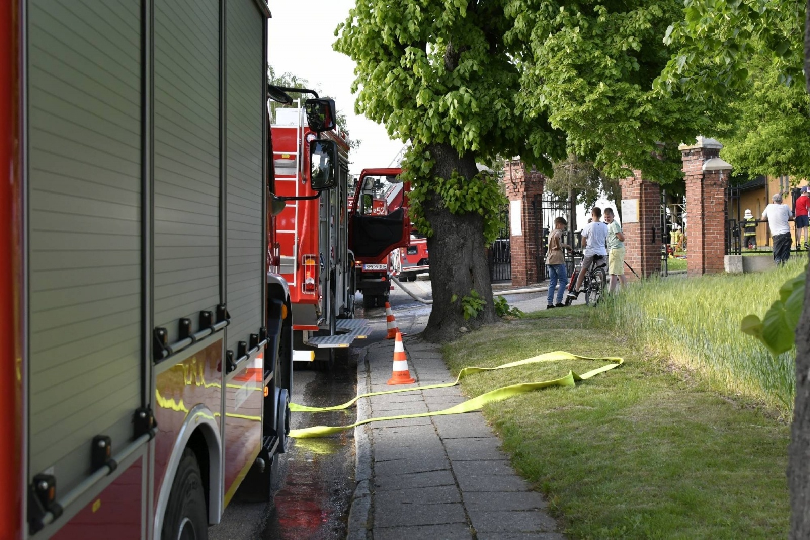 Zdjęcie w galerii na portalu naszraciborz.pl: Pożar kościoła w Pietraszynie. Cztery osoby ranne [FOTO i WIDEO z ĆWICZEŃ] wiadomości z regionu