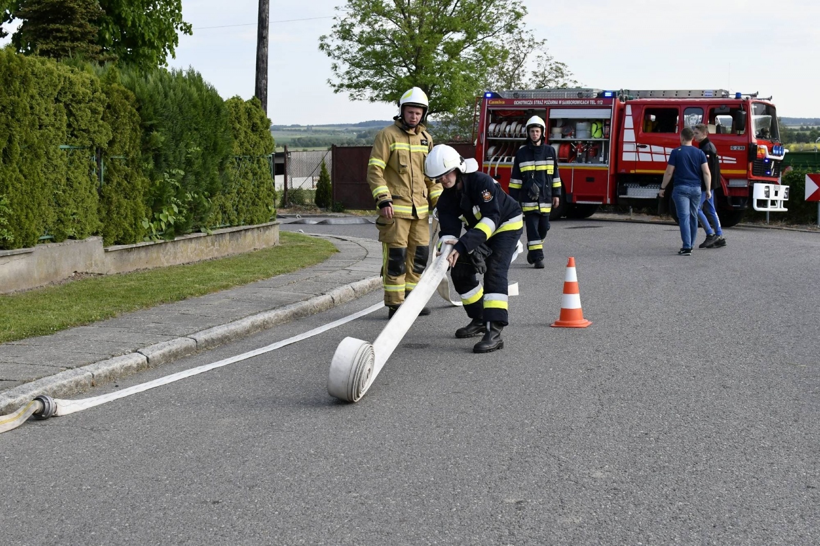 Zdjęcie w galerii na portalu naszraciborz.pl: Pożar kościoła w Pietraszynie. Cztery osoby ranne [FOTO i WIDEO z ĆWICZEŃ] wiadomości z regionu