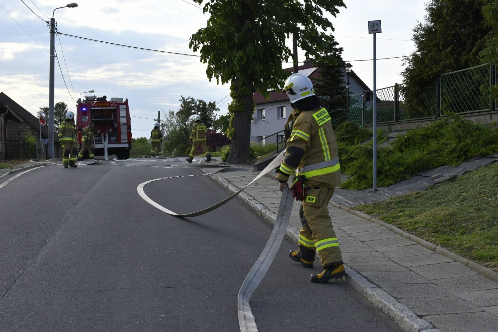 Zdjęcie w galerii na portalu naszraciborz.pl: Pożar kościoła w Pietraszynie. Cztery osoby ranne [FOTO i WIDEO z ĆWICZEŃ] wiadomości z regionu