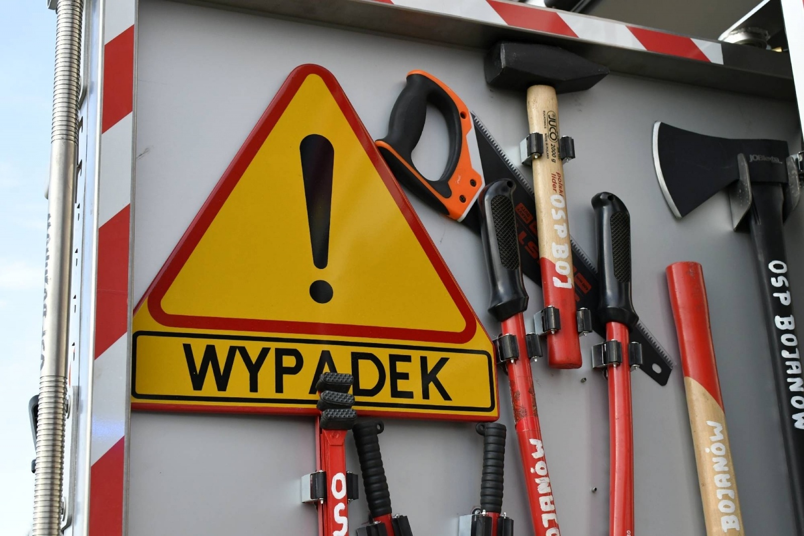 Zdjęcie w galerii na portalu naszraciborz.pl: Pożar kościoła w Pietraszynie. Cztery osoby ranne [FOTO i WIDEO z ĆWICZEŃ] wiadomości z regionu