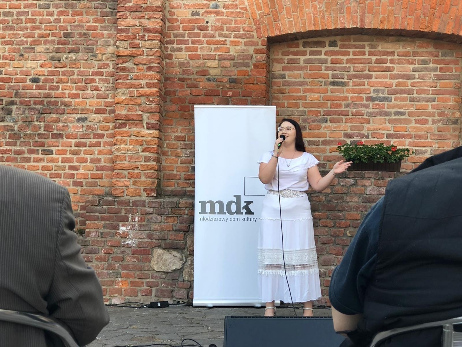 Zdjęcie w galerii na portalu naszraciborz.pl: Koncert papieski zespołu Miraż na zamkowym dziedzińcu [FOTO i WIDEO] wiadomości z regionu