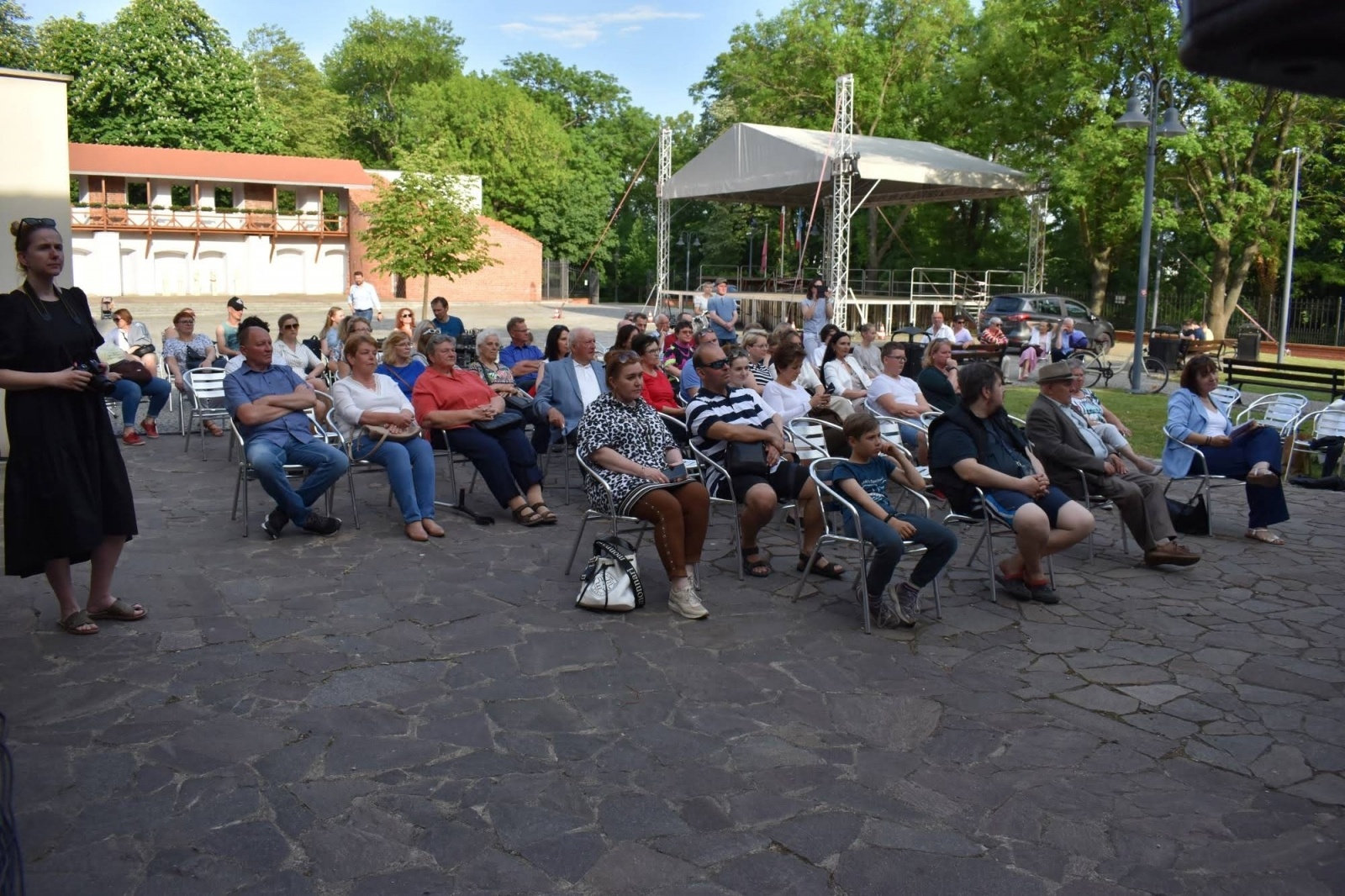 Zdjęcie w galerii na portalu naszraciborz.pl: Koncert papieski zespołu Miraż na zamkowym dziedzińcu [FOTO i WIDEO] wiadomości z regionu
