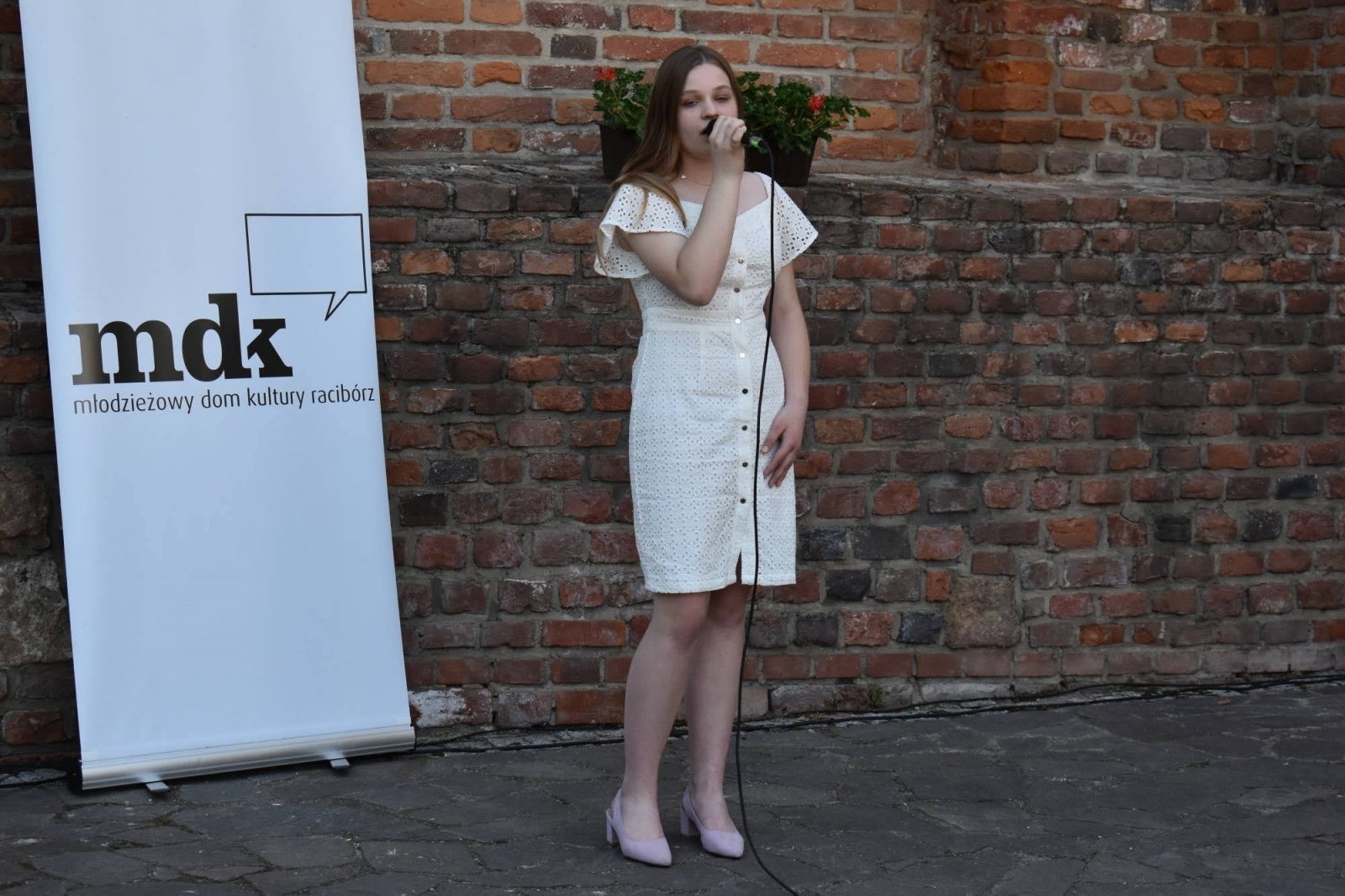 Zdjęcie w galerii na portalu naszraciborz.pl: Koncert papieski zespołu Miraż na zamkowym dziedzińcu [FOTO i WIDEO] wiadomości z regionu