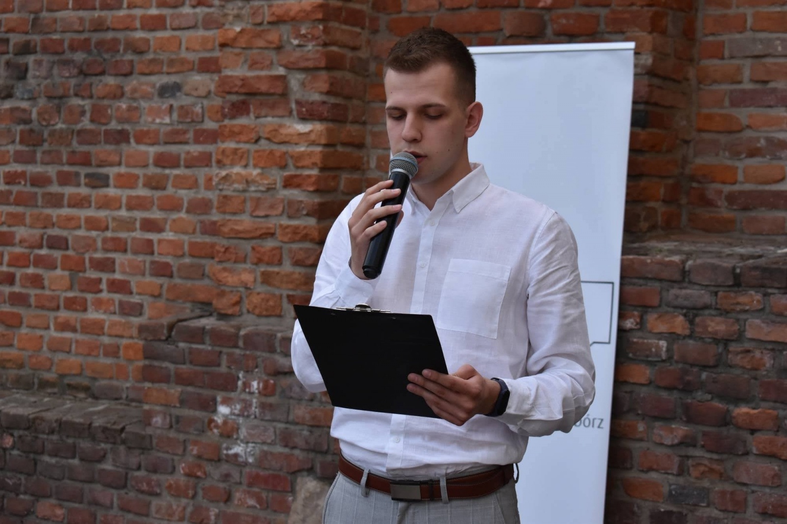 Zdjęcie w galerii na portalu naszraciborz.pl: Koncert papieski zespołu Miraż na zamkowym dziedzińcu [FOTO i WIDEO] wiadomości z regionu