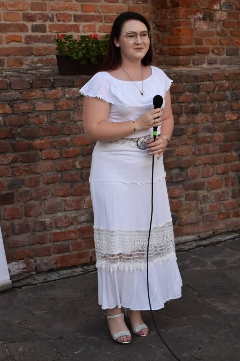 Zdjęcie w galerii na portalu naszraciborz.pl: Koncert papieski zespołu Miraż na zamkowym dziedzińcu [FOTO i WIDEO] wiadomości z regionu