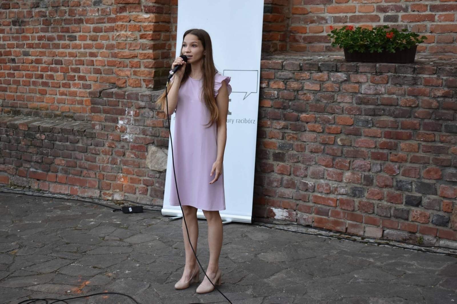 Zdjęcie w galerii na portalu naszraciborz.pl: Koncert papieski zespołu Miraż na zamkowym dziedzińcu [FOTO i WIDEO] wiadomości z regionu