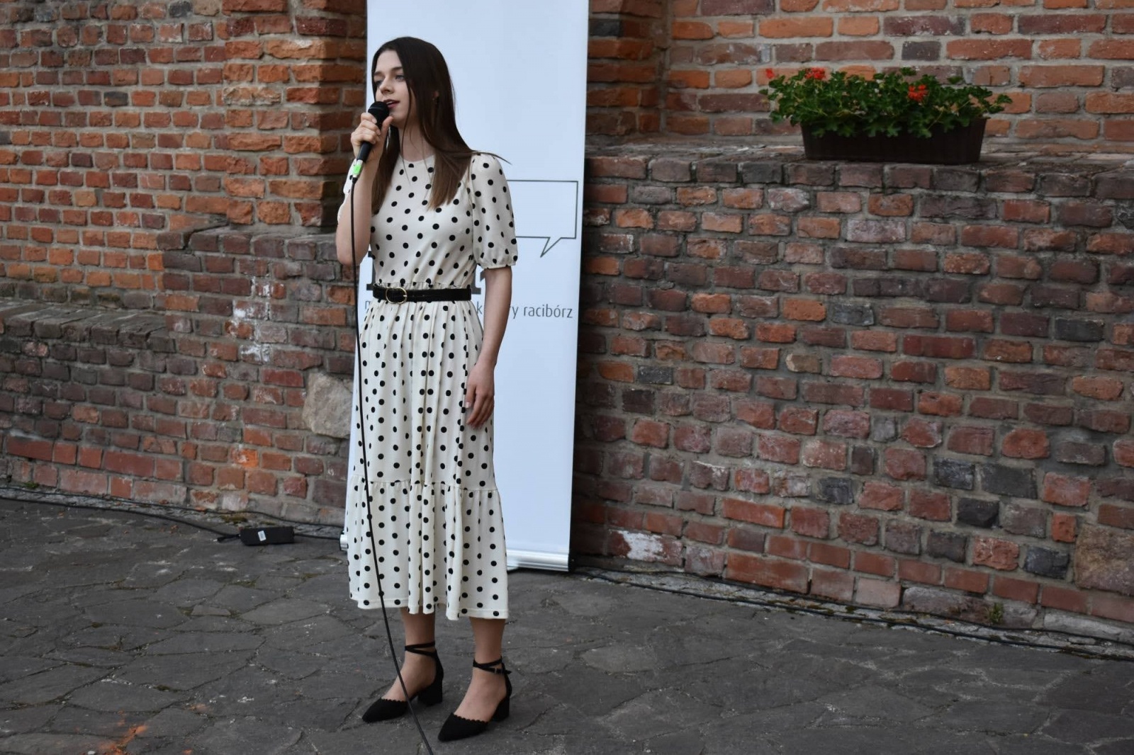 Zdjęcie w galerii na portalu naszraciborz.pl: Koncert papieski zespołu Miraż na zamkowym dziedzińcu [FOTO i WIDEO] wiadomości z regionu