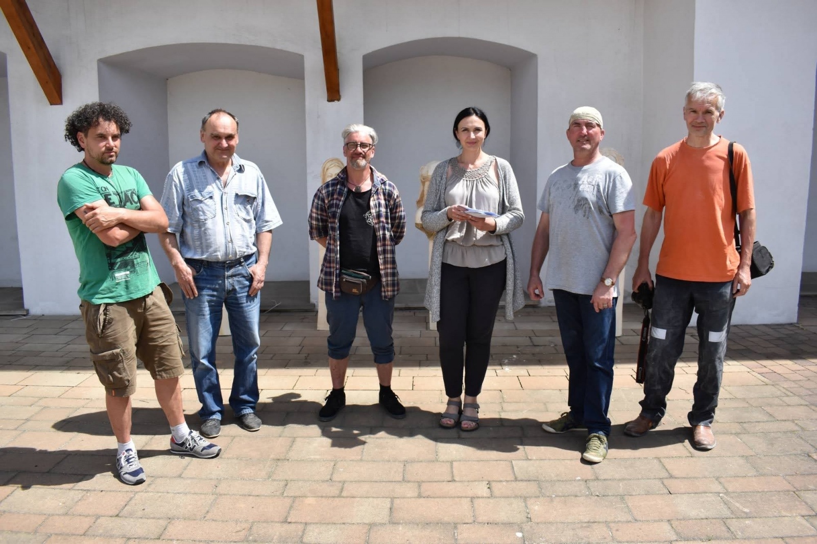 Zdjęcie w galerii na portalu naszraciborz.pl: Księżniczki gotowe. II plener rzeźbiarski na zamku zakończony wiadomości z regionu