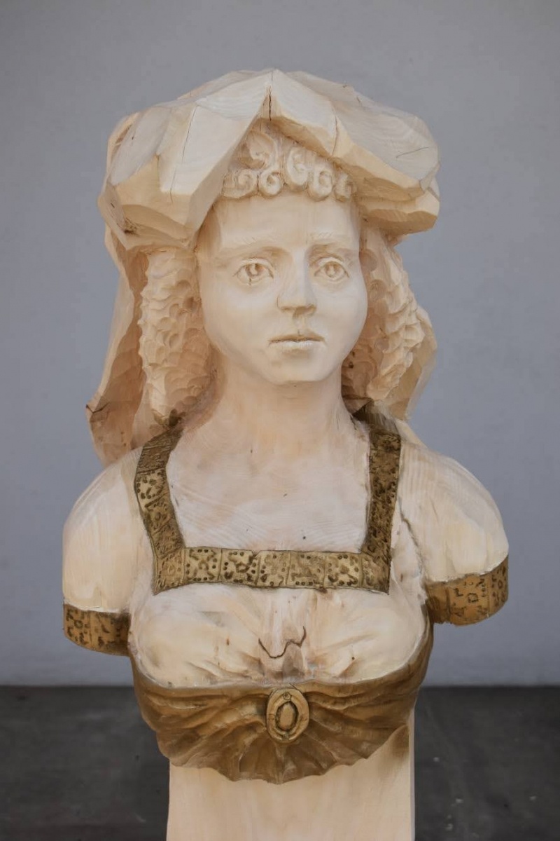 Zdjęcie w galerii na portalu naszraciborz.pl: Księżniczki gotowe. II plener rzeźbiarski na zamku zakończony wiadomości z regionu